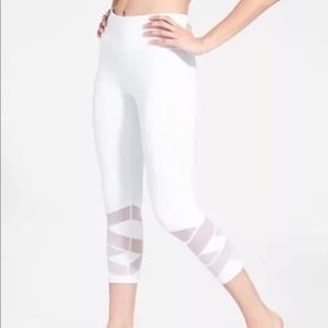 Brand New Athleta Pure White Mantra Capri